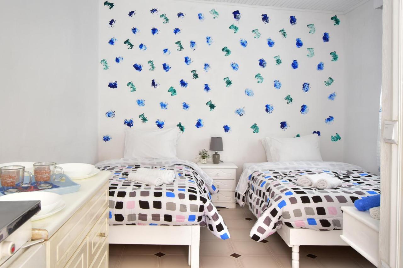 Dafnila Merlyn Rooms Into The Nature, 100M From The Beach מראה חיצוני תמונה