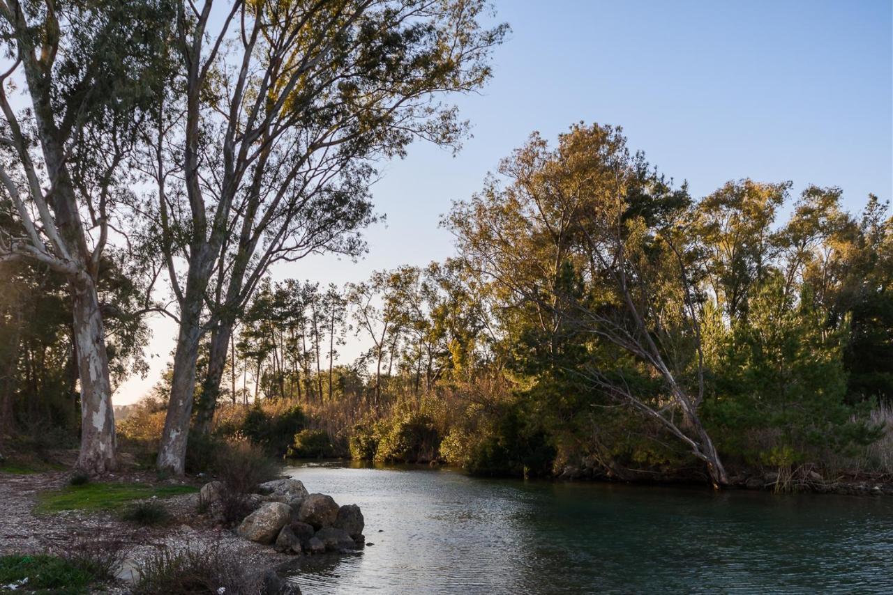 Dafnila Merlyn Rooms Into The Nature, 100M From The Beach מראה חיצוני תמונה