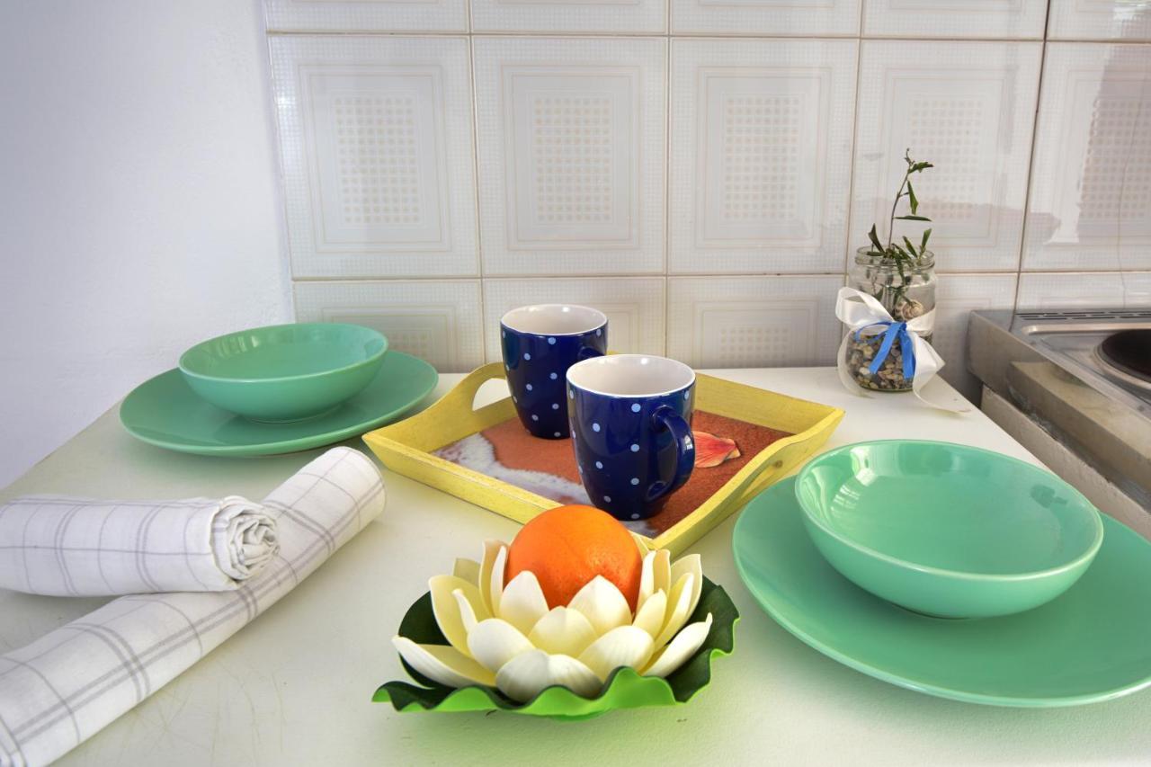 Dafnila Merlyn Rooms Into The Nature, 100M From The Beach מראה חיצוני תמונה