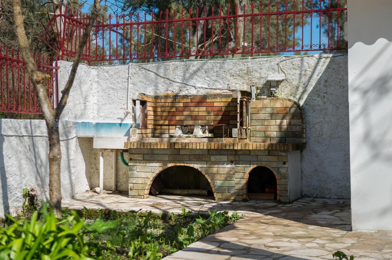 Dafnila Merlyn Rooms Into The Nature, 100M From The Beach מראה חיצוני תמונה